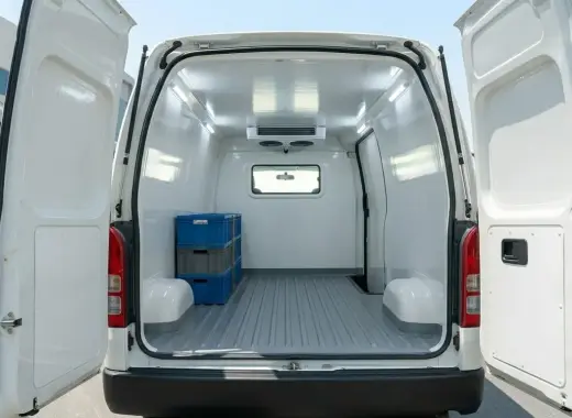 Toyota Hiace 1 Ton Chiller Van